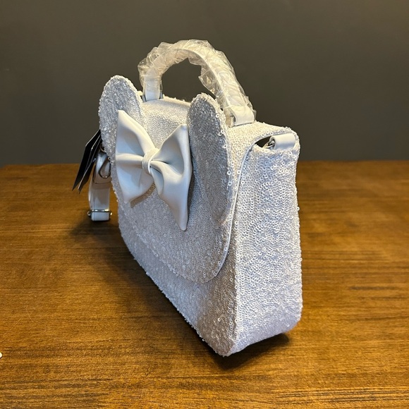 Loungefly Disney Minnie Mouse Sequin Wedding Bride Crossbody Purse Bag NWT - Picture 5 of 11